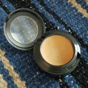 MAC Studio Finish Concealer - NC30